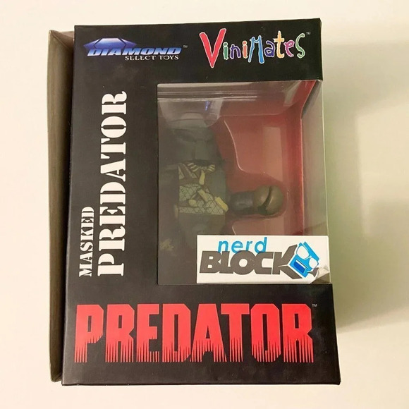 2016 Masked Predator  Vinyl Figure Vinimates Diamond Select Toys - Picture 1 of 12